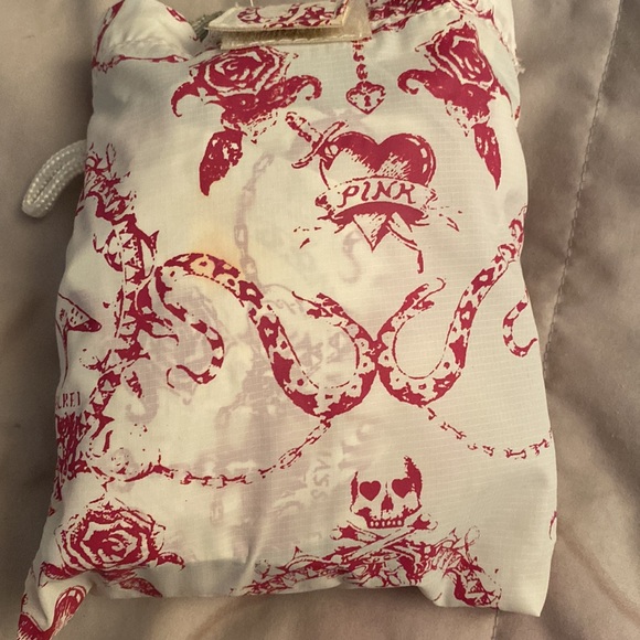 New no tags. Victoria secret PINK nylon and web travel bag in a pouch - Picture 9 of 9